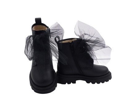 Anfibio in pelle con lacci in tulle e zip