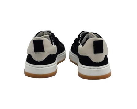 Sneaker in camoscio con lacci e zip