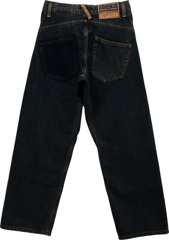 Pantalone in denim con tasche diverse sul retro