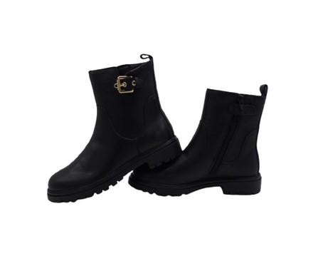 Stivaletto in pelle con fibbia laterale e zip
