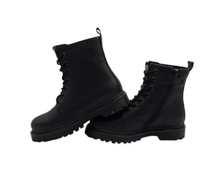 Anfibio in pelle con lacci e zip