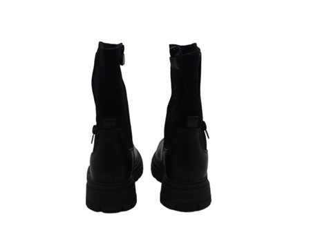Stivale in eco pelle e gambale elasticizzato con zip