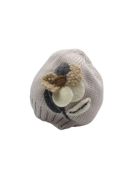Cappello con fiore in panno e collo