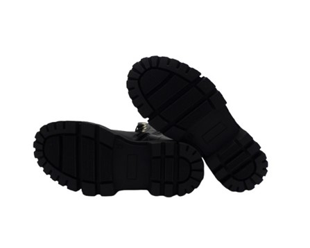 Anfibio in pelle con borchie laterali e zip