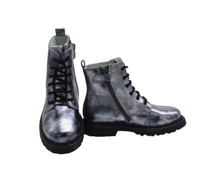 Anfibio in eco pelle laminata con lacci e zip