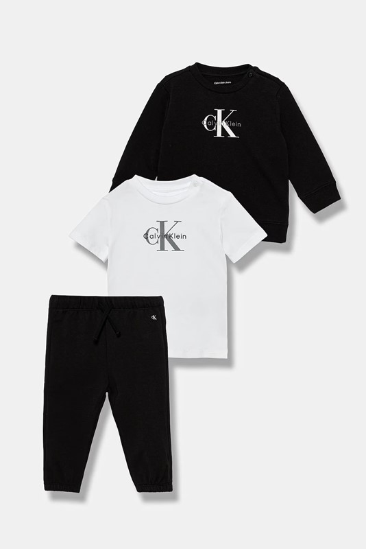 Completo tre pezzi con stampa logo