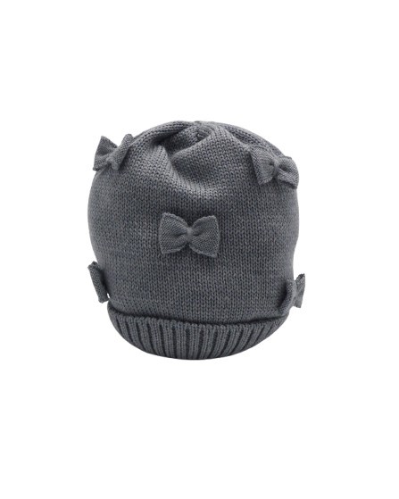 Cappello con fiocchetti