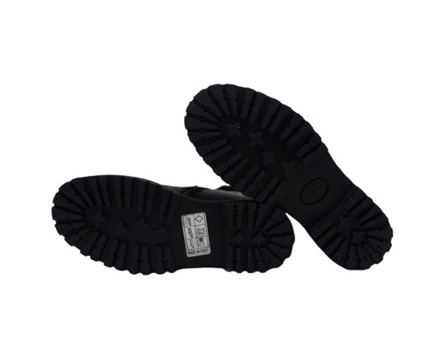 Stivaletto in pelle con elastci laterali e zip