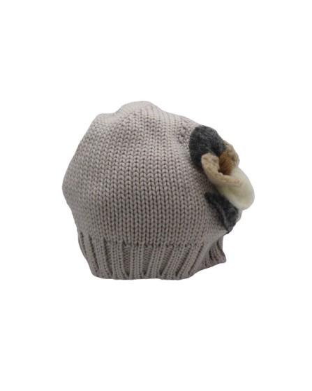 Cappello con fiore in panno e collo