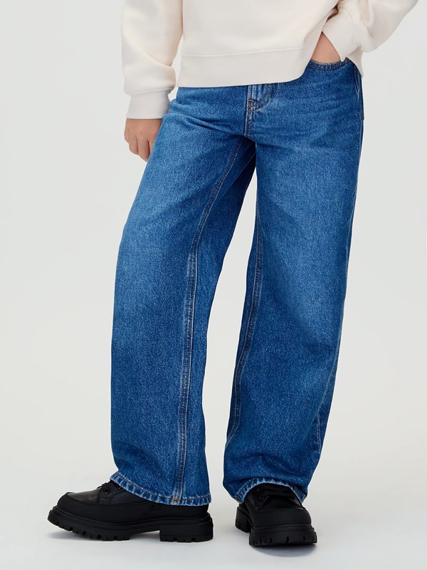 Pantalone in denim modello skater gamba larga