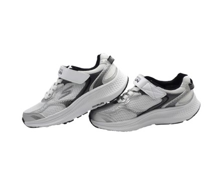 Sneaker in tessuto tecnico con lacci e velcro