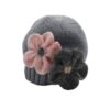 Cappello con fiore in panno
