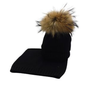 Cappello con pon pon e collo