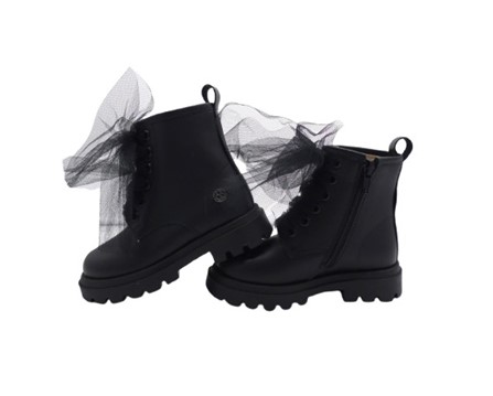 Anfibio in pelle con lacci in tulle e zip