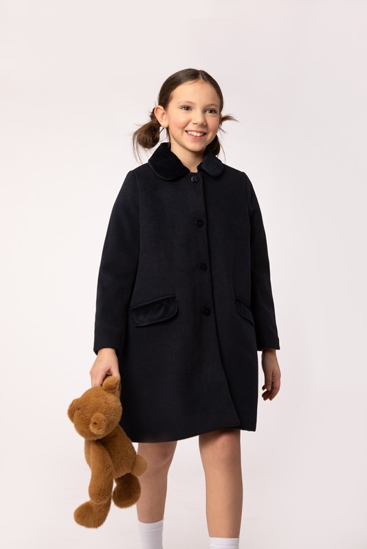 Cappotto con tasche e collo in velluto