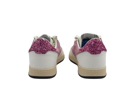 Sneaker in camoscio e glitter con lacci
