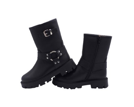 Stivale in pelle con anello laterale e zip