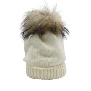 Cappello con pon pon
