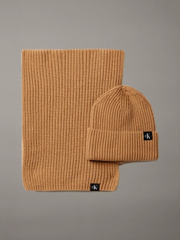 Completo cappello e sciarpa a costine