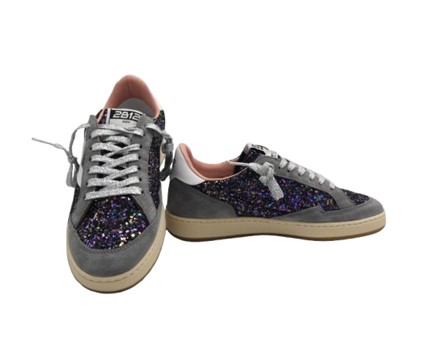 Sneaker in camoscio e glitter con lacci