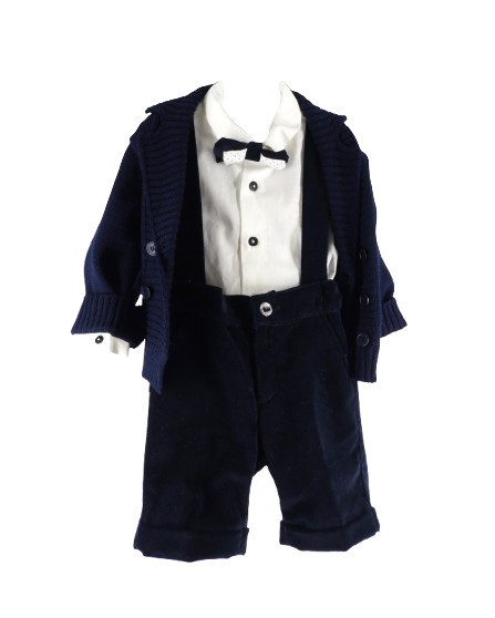 Completo cardigan, camicia con papillon e salopette