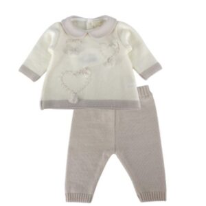 Completo due pezzi con cuoricini ricamati