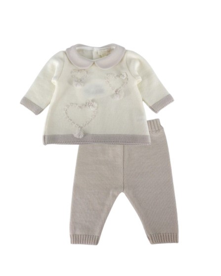 Completo due pezzi con cuoricini ricamati