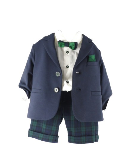 Completo giacca, camicia e pantalone con papillon