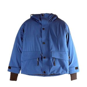 Giubbotto in tessuto tecnico con logo sul retro