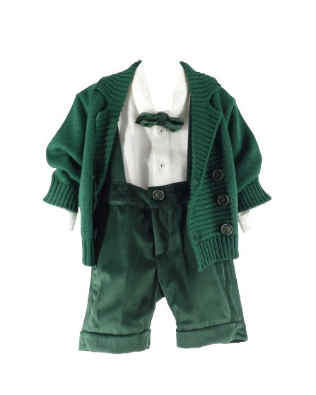 Completo cardigan, camicia con papillon e salopette