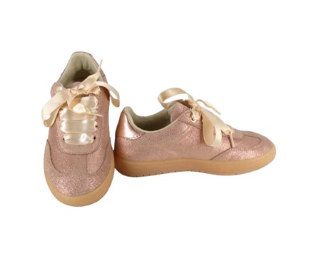 Sneaker in pelle laminata con lacci in raso