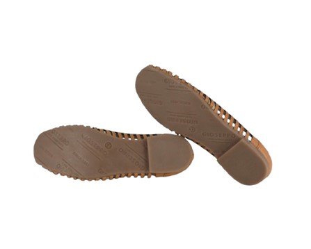 Ballerina in pelle con borchie