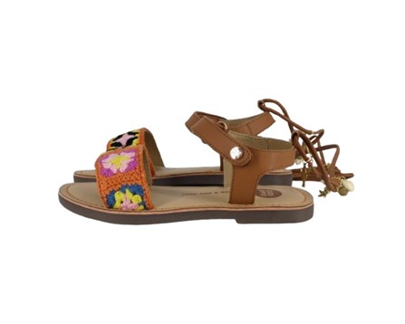 Sandalo in pelle con  fascia uncinetto con velcro e lacci