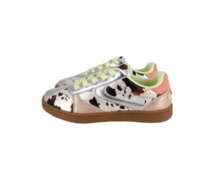 Sneaker in eco pelle muccata e laminata con lacci