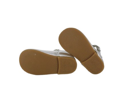 Ballerina in pelle laminata con cinturino