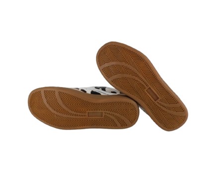 Sneaker in eco pelle muccata e laminata con lacci