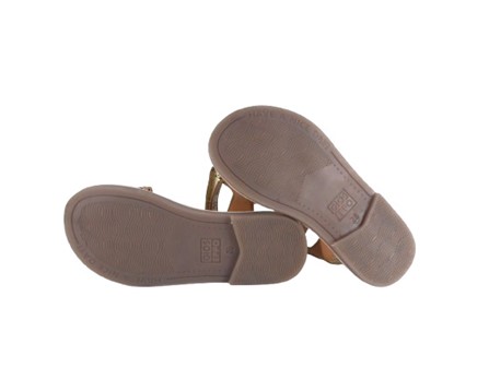 8C5A0985BA0DA257B291AEEC7556879F_ Sandalo in pelle traforata con borchie e velcro