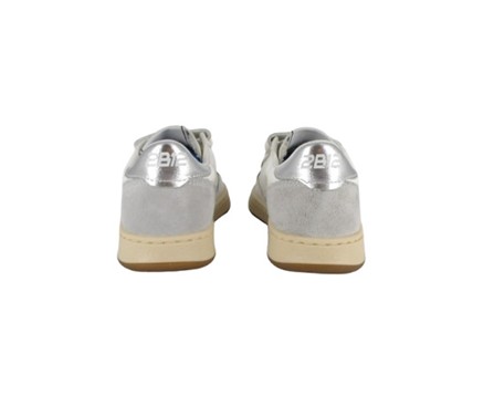 Sneaker in pelle con doppio velcro