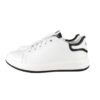 Sneaker in eco pelle con lacci elastici e zip