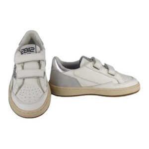 Sneaker in pelle con doppio velcro