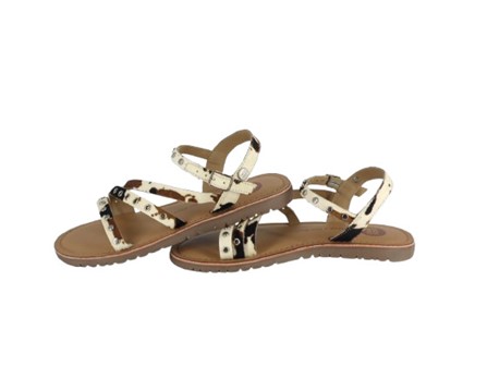 Sandalo in pelle muccata con occhielli e fibbia