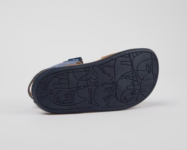 Sandalo in pelle scamosciata con velcro e fibbia