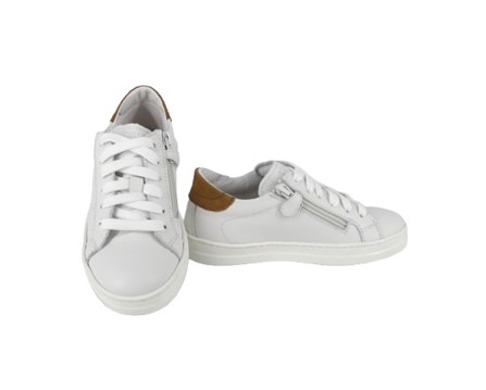 Sneaker in pelle con lacci e zip laterale