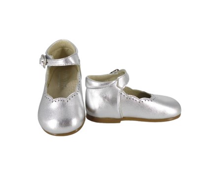 Ballerina in pelle laminata con cinturino