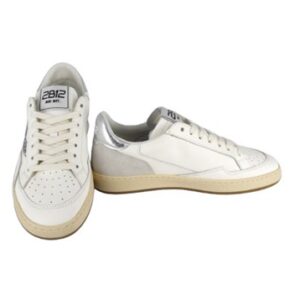Sneaker in pelle e camoscio con lacci