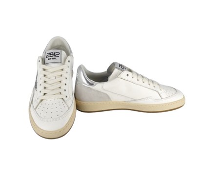 Sneaker in pelle e camoscio con lacci