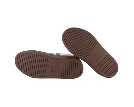 Sneaker in pelle organica con lacci elastici