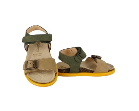 Sandalo in camoscio con fibbia e velcro