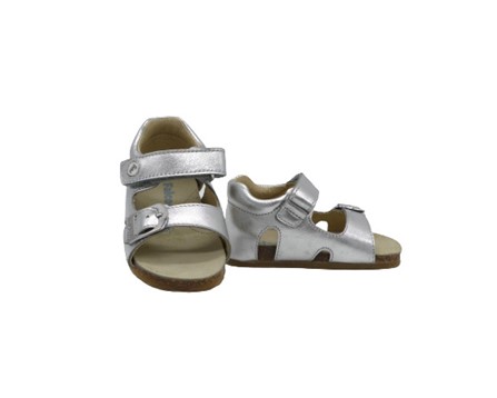 Sandalo primo passo in pelle laminata con velcro e fibbia