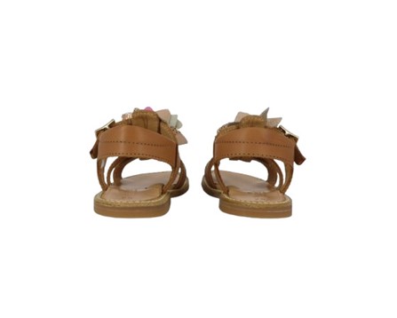 Sandalo in pelle con fiori e fibbia